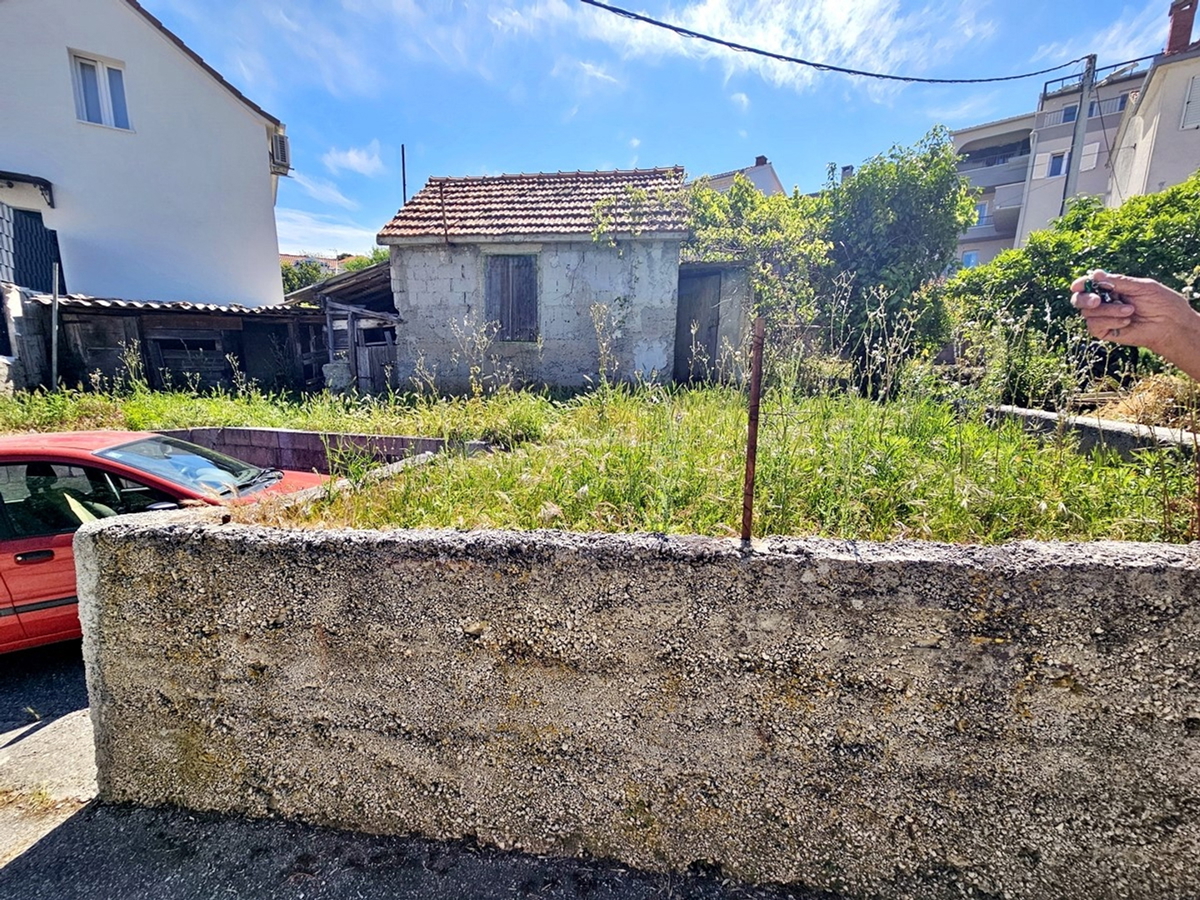 Casa da ristrutturare a 300 m dal centro di Trogir